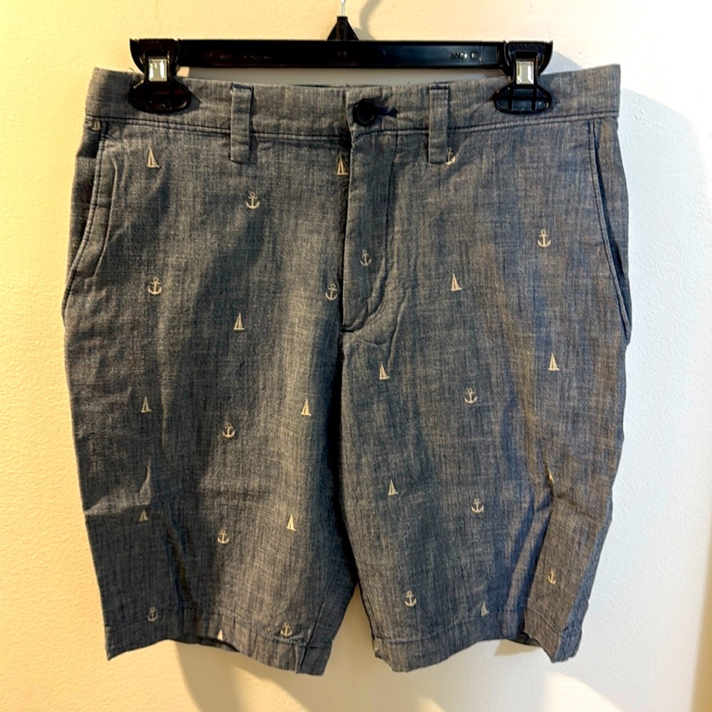 Anchor/sailboat embroidered shorts, size 29